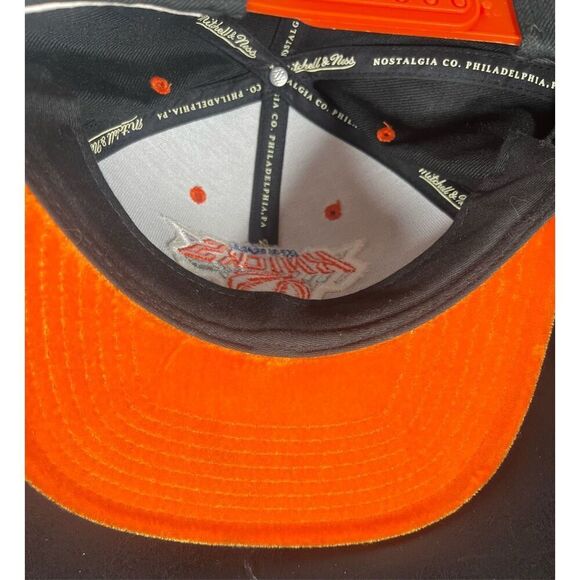 Mitchell & Ness NY Knicks fuzzy underside brim adjustable hat - Picture 10 of 12